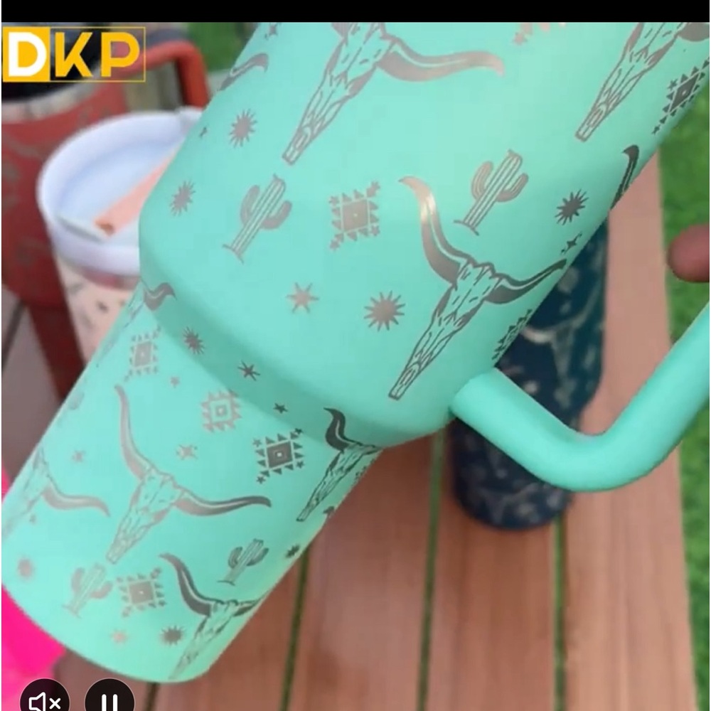 40oz Water tumbler , Laser Cowhead Pattern Water Cup With Straw, Portable Large - Picture 1 of 4